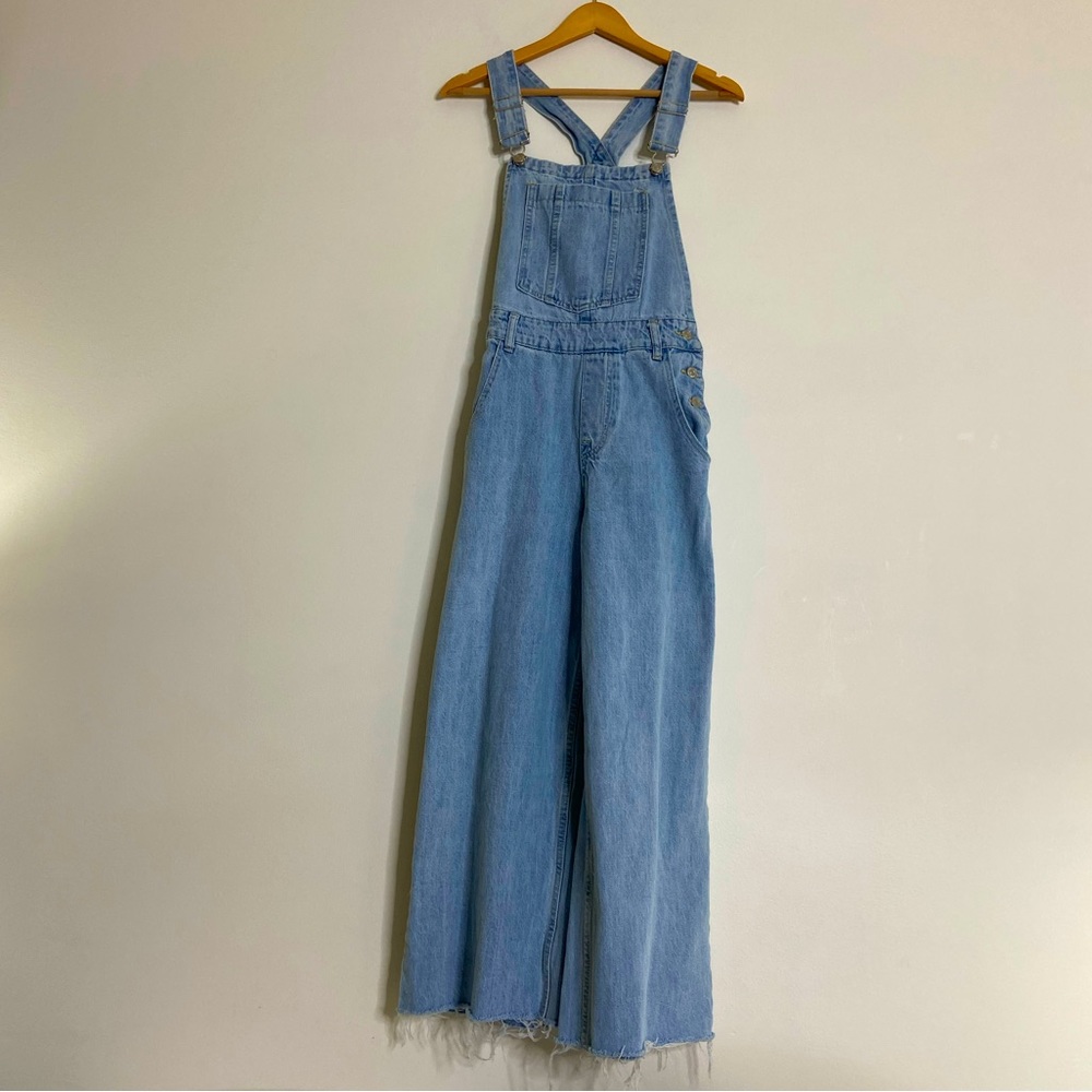 BNWOT Boutique light wash denim overalls